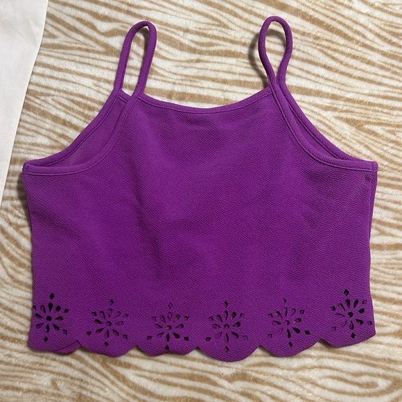 Tops - Picture 2 of 6